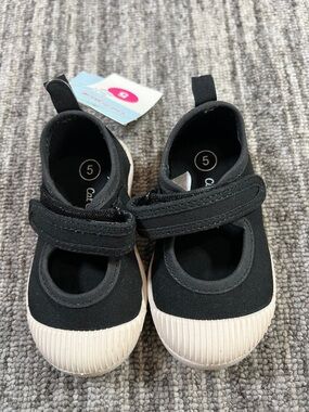 Cat & Jack -  Black Mary Jane Sneakers with White Toe Cap Size 5